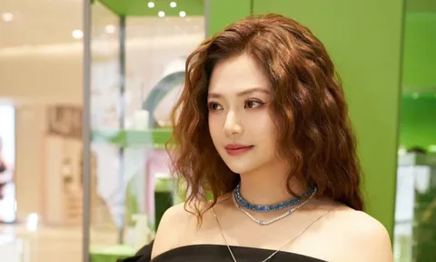 Mời ngay nữ NSƯT này vào Chị Đẹp mùa 3: U50 trẻ đẹp hết phần thiên hạ, mỗi lần đánh hông là MXH phát sốt