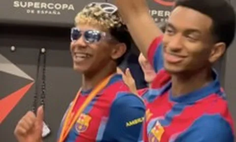 Lamine Yamal hoá "cơ trưởng" quẩy cực sung sau khi Barcelona đánh bại Real Madrid giành Siêu cúp