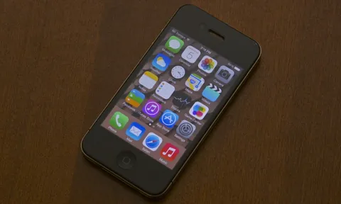 Chiếc iPhone "đời Tống" bỗng hot rần rần, khiến Gen Z ráo riết săn tìm