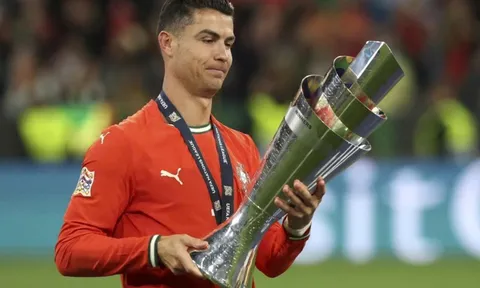 Ronaldo không còn “bất khả xâm phạm” ở tuyển Bồ Đào Nha