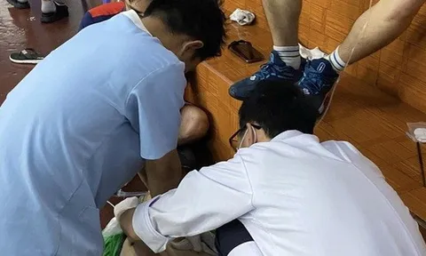 Một huấn luyện viên đột tử trên sân cầu lông