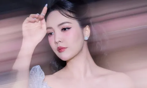 Á hậu Thụy Vân nổi bật với phong cách mới ở tuổi U40