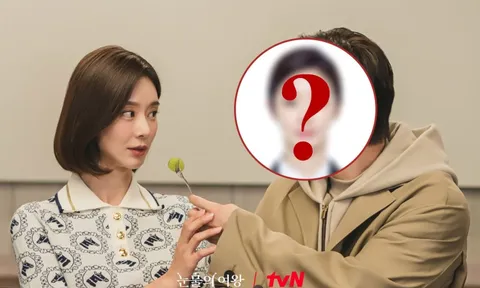 Chưa thấy ai khổ như mỹ nhân này: Bị tòa án triệu tập chỉ vì... 1 bức ảnh!