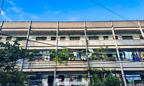 Cận cảnh các khu nhà tập thể cũ phải di dời