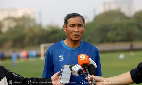 HLV Mai Đức Chung hé lộ lý do tiếp tục dẫn tuyển nữ Việt Nam