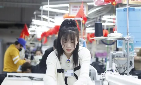 Tăng lương, thêm đãi ngộ để hút lao động đầu năm