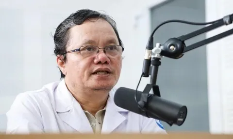 Bác sĩ Trương Hữu Khanh giải đáp tin vaccine Pfizer và Moder gây ung thư