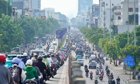 Chủ tịch TP.HCM nói về thời điểm 'giải bài toán' kẹt xe, ô nhiễm môi trường