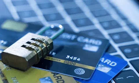 Ngân hàng sẽ áp dụng các biện pháp hạn chế, thậm chí khóa thẻ, ngừng giao dịch nếu người dùng có hành vi sau