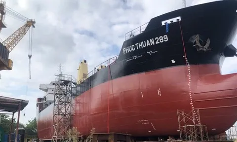 Mở thủ tục phá sản đối với Tổng Công ty Công nghiệp Tàu thủy và Công ty đóng tàu Bến Thủy