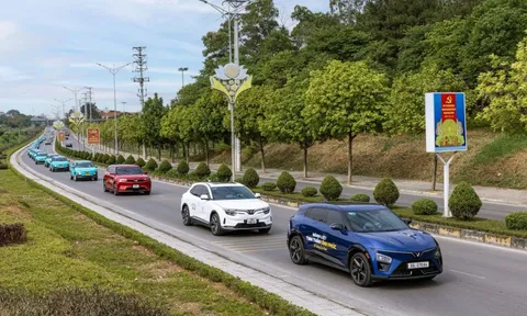 VinFast lập kỷ lục chưa từng có, doanh số bằng tổng 3 đối thủ xếp sau cộng lại