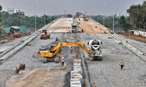 Tấp nập thi công dự án 1.500 tỷ đồng qua 'siêu phường' ở Đồng Nai