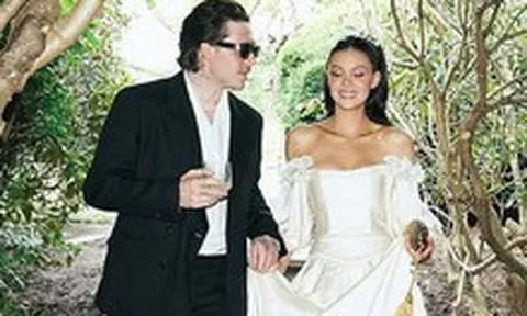 Động thái gây chú ý của dâu cả nhà Beckham khi chồng đăng đàn tố cáo bố mẹ đẻ