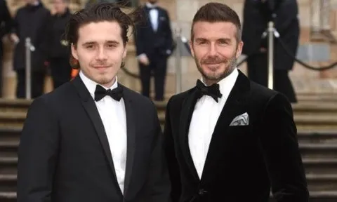 Brooklyn "tung đòn" vào David Beckham: Tố cáo cha đẻ tuyệt tình cấm cửa, loại bỏ vợ chồng anh khỏi gia đình