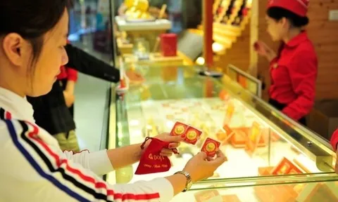 Công an phát cảnh báo đến người dân mua, bán vàng