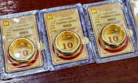 Có 3 cây vàng, nhìn giá vàng hôm nay không biết nên vui hay buồn