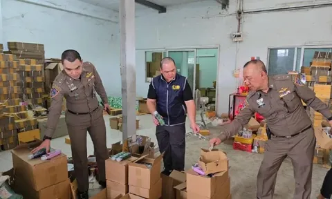 Đột kích một kho hàng, công an tóm gọn đường dây phân phối dầu gội và sữa rửa mặt giả quy mô lớn, tịch thu gần 120.000 sản phẩm nhái