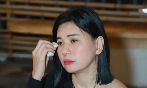 Cát Phượng thông báo tin buồn