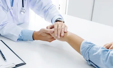 Bệnh viện Bạch Mai phát đi thông điệp cảnh báo từ một ca bệnh 24 tuổi