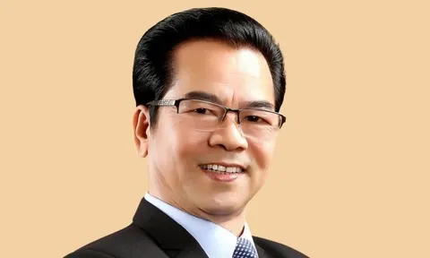 NSND Trần Nhượng nhập viện