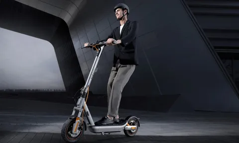 Xiaomi bán xe Scooter chạy 70km/lần sạc, có Apple Find My, giảm xóc xịn, thiết kế gập gọn