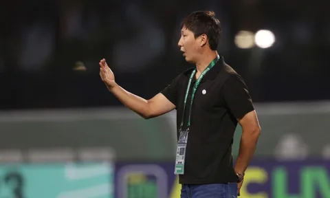 Truyền thông Hàn nể phục ông Kim: "Hàn Quốc thua Việt Nam với ‘ma thuật đen’ Kim Sang-sik"