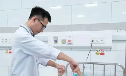 Bé trai mới 9 tuổi đã bị đột quỵ, bác sĩ cảnh báo dấu hiệu bất thường