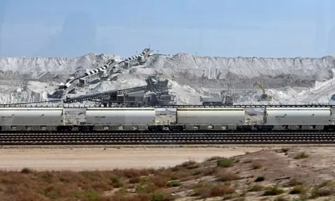 Nắm trữ lượng 267 tỷ thùng dầu nhưng ít ai biết quốc gia này còn sở hữu 2,5 nghìn tỉ USD khoáng sản - có loại được cả thế giới săn đón