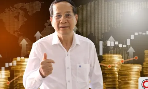 Giá vàng tiến sát mốc 5.000 USD/ounce, chuyên gia khuyến nghị nóng "không nên bán toàn bộ vàng"