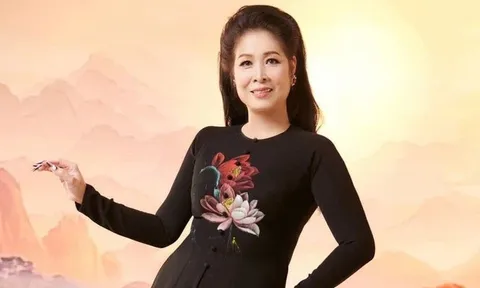 NSND Hồng Vân khoe "dáng nuột" ở tuổi 60