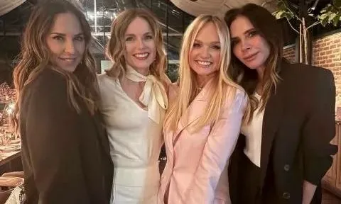 Cựu thành viên nhóm Spice Girls lên tiếng về drama gia đình Beckham