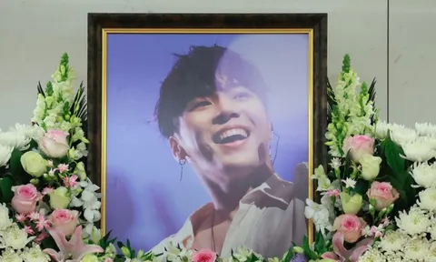 Nỗi đau sau cái chết của ca sĩ nhà YG Entertainment