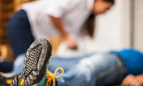 Người đàn ông 38 tuổi tử vong vì đột quỵ, bác sĩ cảnh báo: Sau bữa ăn đừng dại làm 2 việc này