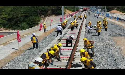 Thà chịu chi phí gấp đôi chứ không chọn Trung Quốc, đường sắt 40 tỷ USD nguy cơ đắp chiếu, khó khởi công nhắm công nghệ nào?