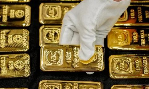 SỐC: Giá vàng hôm nay 28/1 vọt đỉnh "vô tiền khoáng hậu", mốc 200 triệu đồng liệu có xa vời?