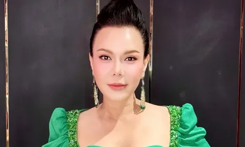 Nữ nghệ sĩ từng thưởng Tết khủng cho hơn 200 nhân viên, tặng xe hơn 700 triệu đồng là ai?