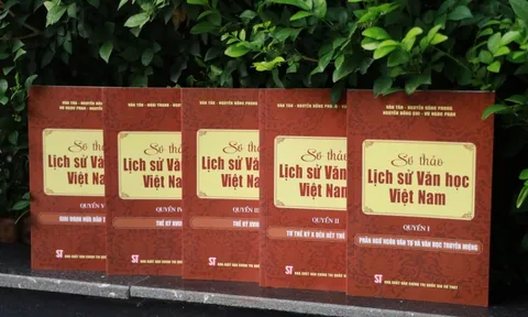 Sơ thảo lịch sử văn học Việt Nam: Khơi nguồn nội lực văn hóa dân tộc