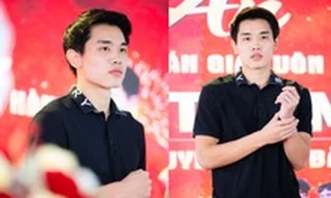 Đình Bắc gây sốt với visual sáng bừng: Trên sân là "vua phá lưới", về làng mở tiệc là hotboy vạn người mê