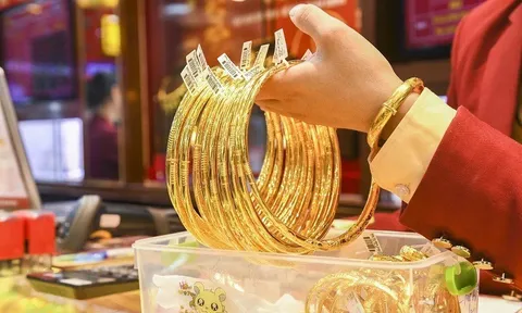 Giá vàng vượt 190 triệu đồng/lượng