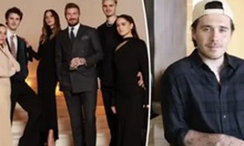 David Beckham-Victoria đáng sợ thế này sao: Bạn gái cũ của Brooklyn "tố" vợ chồng Beckham cấp tin cho paparazzi theo dõi con trai?