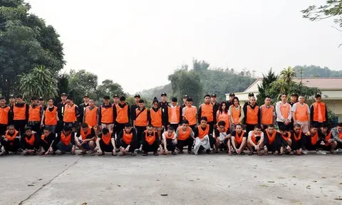 100 cảnh sát khám xét, bắt giữ băng nhóm chiếm đoạt hơn 300 tỉ đồng của hàng ngàn người