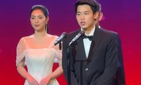 Đồng đội hỏi thẳng Đình Bắc có người để tặng quà Valentine chưa, câu trả lời cực duyên khiến 7 nghìn người "nể"