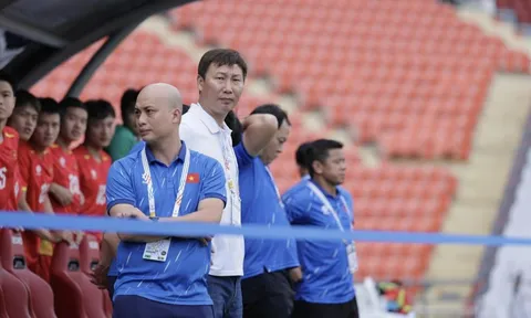 HLV Kim Sang-sik: Mối lương duyên trên sân cỏ