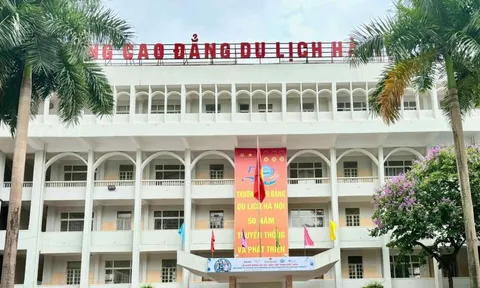 Vụ sinh viên phản ánh tiền tập luyện A80 chỉ 940.000: Hiệu trưởng bất ngờ nói "chỉ là hiểu lầm"