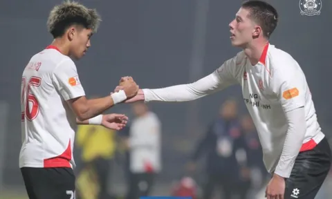 Ba “thần đồng” Việt kiều cùng ghi bàn, HLV Kim Sang-sik đón tin cực vui