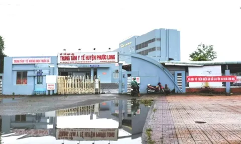 Hoạt động khó khăn, nợ lương, Cà Mau tính sắp xếp lại các trung tâm y tế