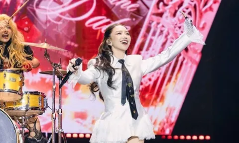 Ca sĩ Tóc Tiên hạnh phúc đón tin vui