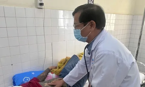 Viêm tụy cấp vì lịch nhậu tiệc tất niên dày đặc