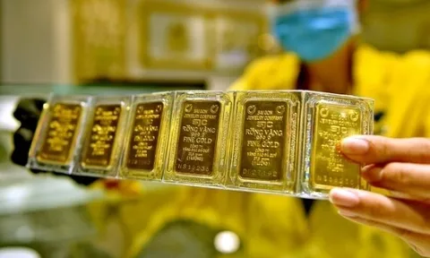 Giá vàng rung lắc dữ dội chưa từng có, chuyên gia cảnh báo nhà đầu tư