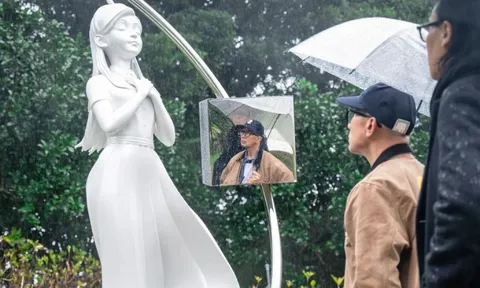 Điều kỳ lạ về bức tượng Từ Hy Viên